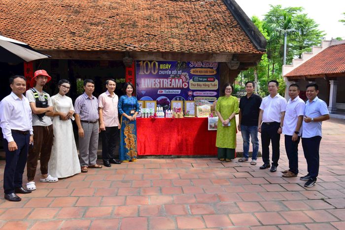 Phiên livestream quảng bá di tích, di sản Phù Đổng được thực hiện vào ngày 15-8. Ảnh: Nguyễn Thủy