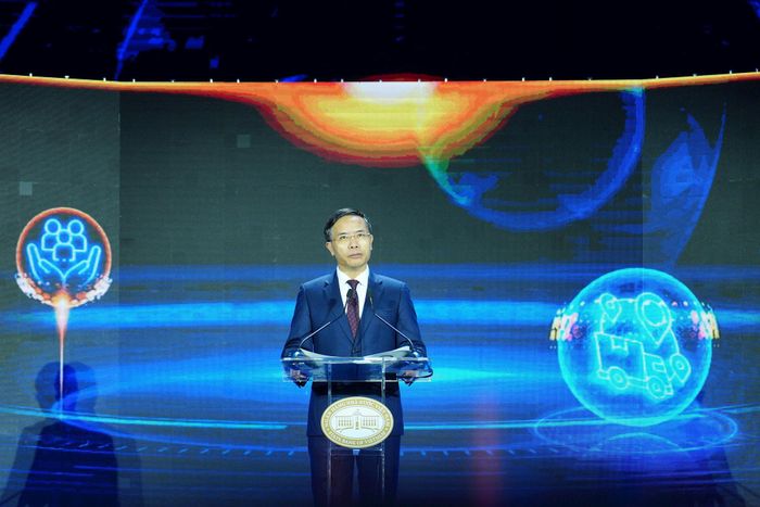 Theo Thống đốc Phạm Đức Ấn, chuyển đổi số càng sâu, những vấn đề mới về thể chế, dữ liệu, an ninh mạng, gian lận số, bảo vệ quyền riêng tư và quản trị trí tuệ nhân tạo càng xuất hiện nhanh. Ảnh: PV