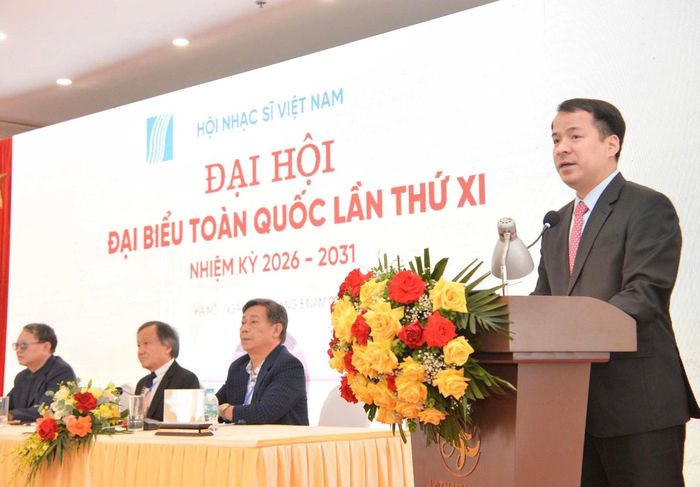 Phó Bí thư chuyên trách Đảng ủy Mặt trận Tổ quốc, các đoàn thể Trung ương Ngô Văn Cương phát biểu chỉ đạo. Ảnh: Hồ Quang