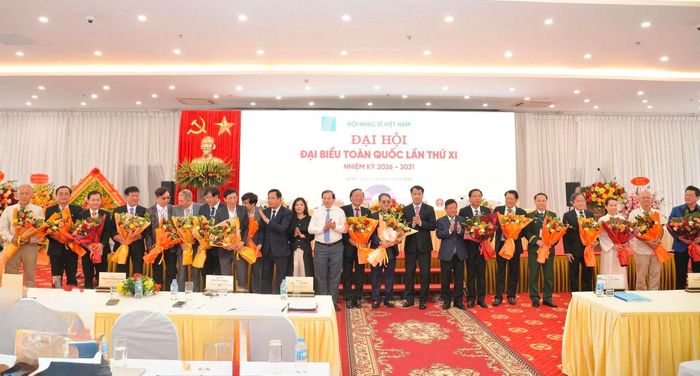 Ban Chấp hành Hội Nhạc sĩ Việt Nam nhiệm kỳ 2026-2031 ra mắt đại hội. Ảnh: Hồ Quang