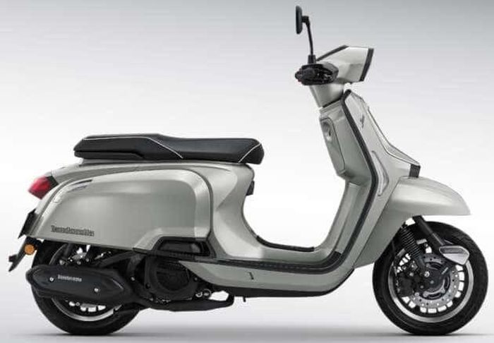 Lambretta J200 sở hữu phong cách tân cổ điển đặc trưng