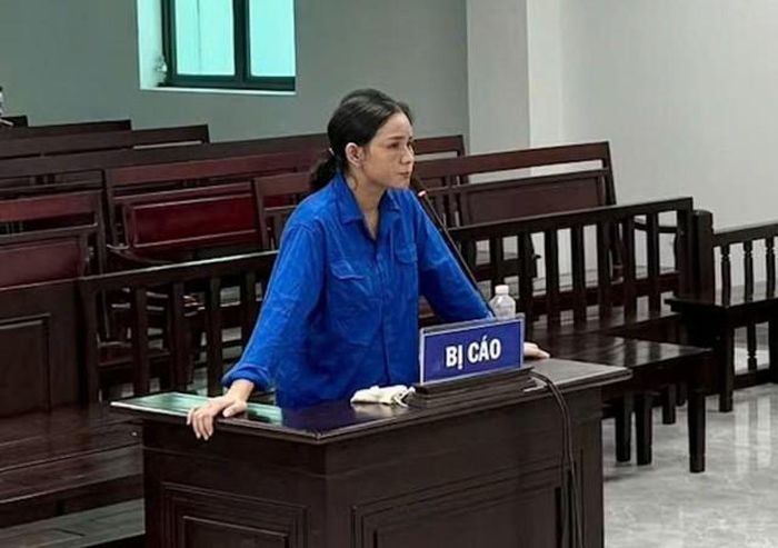Đậu Thị Huyền Trang tại phiên tòa xét xử. Ảnh: TL.