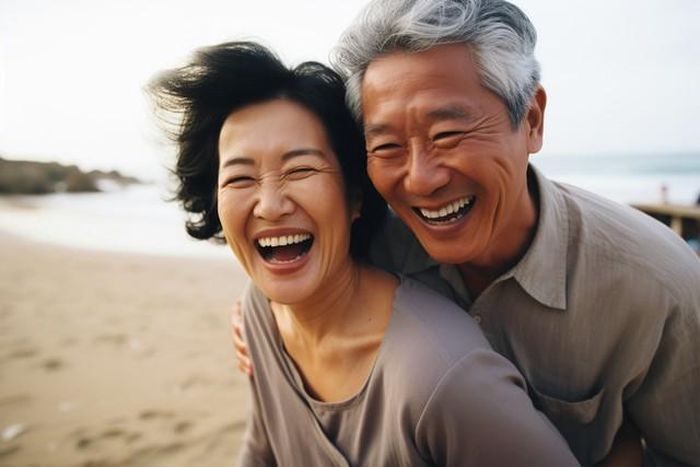 Duy trì thói quen tiết kiệm từ sớm chính là một cách chuẩn bị thiết thực cho tuổi già. Ảnh minh họa