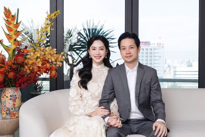 Đặng Thu Thảo kết hôn cùng doanh nhân Tín Nguyễn, có 3 con và hiện đang sống trong căn penthouse hơn 300 m2 tại một chung cư cao cấp ở phường Bến Nghé. Dù cuộc sống hào môn nhưng Đặng Thu Thảo không chạy theo những trào lưu quá táo bạo, cũng hiếm khi biến hàng hiệu thành tâm điểm mà luôn theo đuổi phong cách nữ tính, thanh lịch và có phần cổ điển.