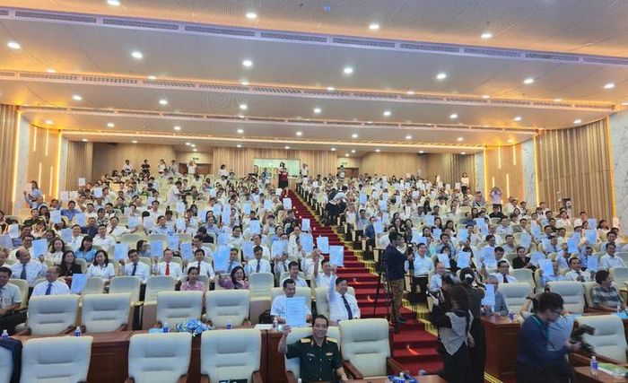 164 giám đốc các bệnh viện Bộ, Ngành, bệnh viện Thành phố và bệnh viện ngoài công lập ký Bản đồng thuận xây dựng dữ liệu lớn của ngành y tế TPHCM - Ảnh: Sở Y tế TPHCM cung cấp