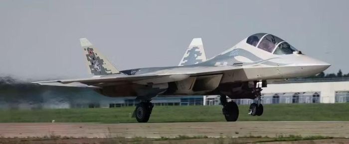 Do vậy việc chuyển đổi Su-57 thành nền tảng của phi đội máy bay chiến đấu Nga có thể mất thêm vài thập kỷ nữa.