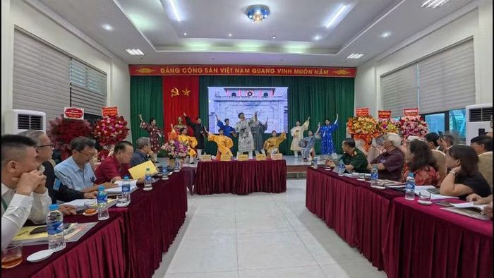Trải qua nhiều thời kỳ, truyền thống trọng chữ, trọng học được xem là một trong những giá trị nổi bật của dòng họ Hà Nghệ Tĩnh. Việc học được đề cao như nền tảng để trau dồi tri thức, theo đuổi con đường khoa bảng, tu dưỡng nhân cách, nâng cao trách nhiệm với cộng đồng và phụng sự quê hương, đất nước.