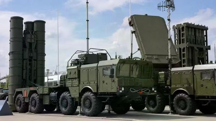 Việc loại bỏ tổ hợp S-400 là một giải pháp khả thi sẽ tạo thuận lợi cho thương vụ được ông Trump ủng hộ, nhưng lại có nguy cơ làm gia tăng căng thẳng với các nhà lập pháp Mỹ, bởi nhiều nghị sĩ khẳng định luật pháp yêu cầu Ankara phải loại bỏ hoàn toàn vũ khí Nga.