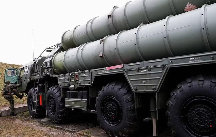 “Tôi không nghĩ Ankara nên sở hữu tiêm kích F-35, trừ khi họ trở thành đối tác thực sự... vì vậy nếu Thổ Nhĩ Kỳ giữ S-400, họ không thể có F-35”, Thượng nghị sĩ Rick Scott nhấn mạnh và khẳng định sẽ không có nhượng bộ hay ngoại lệ từ phía các nhà lập pháp Mỹ.