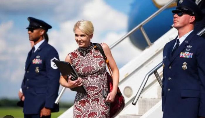 Mối quan hệ giữa 2 người bắt đầu được chú ý từ năm 2019. Khi đó, ông Trump nhắc đến câu chuyện một phụ nữ trẻ vượt qua căn bệnh ung thư xương. Người phụ nữ đó chính là bà Harp.