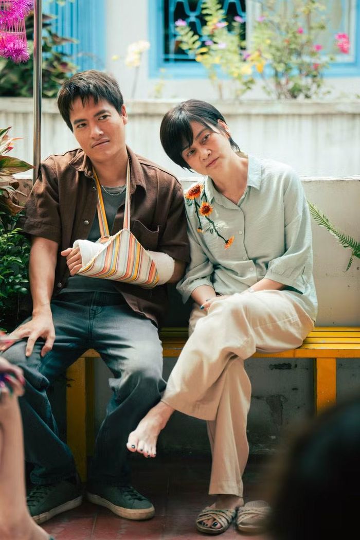 Êkíp và diễn viên trong quá trình thực hiện một cảnh phim