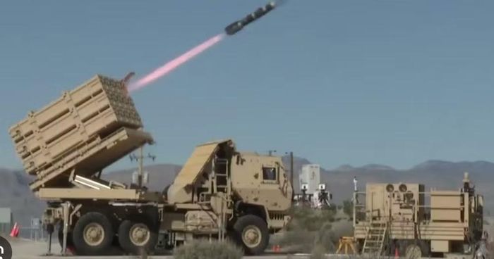 AIM-9X ban đầu được phát triển cho máy bay chiến đấu. Khi phóng từ tiêm kích, tên lửa có tầm bắn tối đa 35 km. Tuy nhiên, tầm bắn khi triển khai từ mặt đất sẽ giảm đáng kể do không có vận tốc và độ cao ban đầu của máy bay mang phóng.