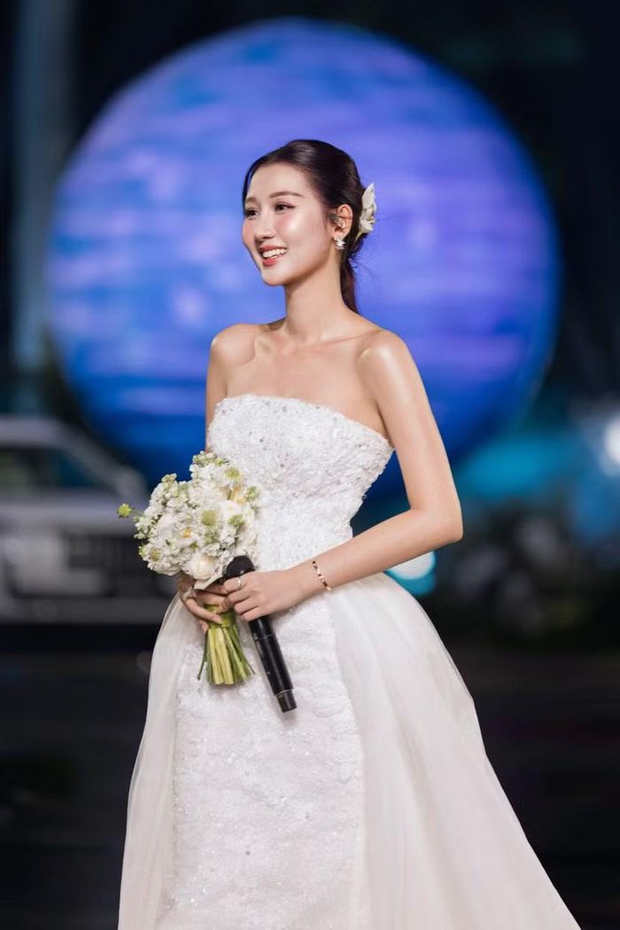 Ari Quế Anh thể hiện "The only you", sáng tác của Đỗ Hoàng Long, hòa âm và phối khí bởi Nguyễn Hoàng Duy