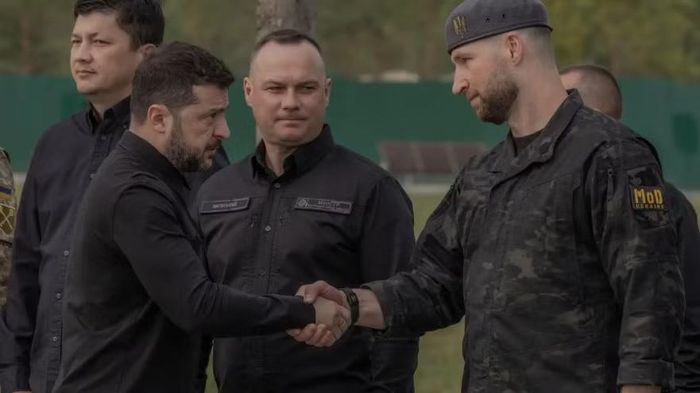 Người được ông Zelensky lựa chọn thay thế là ông Khmara, cựu quan chức Cơ quan An ninh Ukraine (SBU).