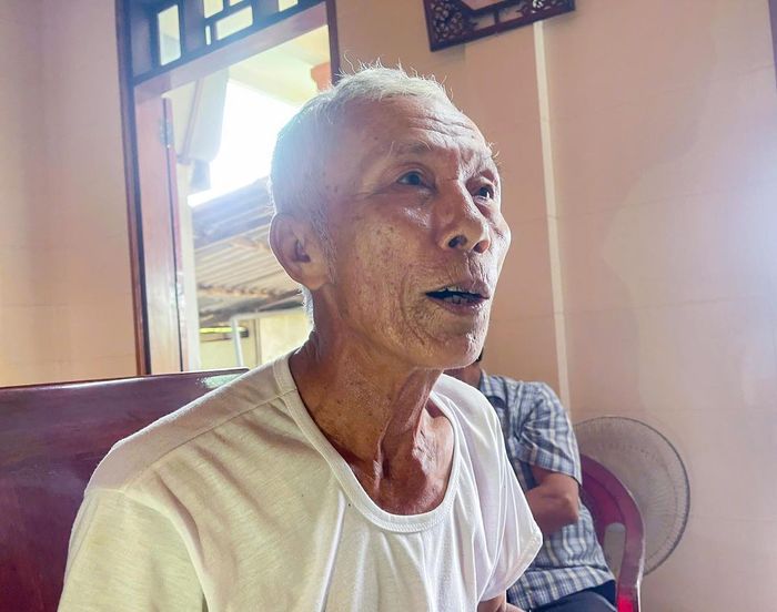 Ông Nguyễn Minh Chiến, người trực tiếp chứng kiến trận bom và tham gia an táng các nạn nhân. Ảnh: CK