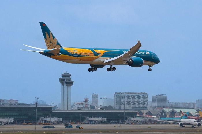 6 tháng đầu năm, doanh thu Vietnam Airlines đạt 75.186 tỷ đồng, tăng 28% so với cùng kỳ năm trước. Ảnh: HVN.