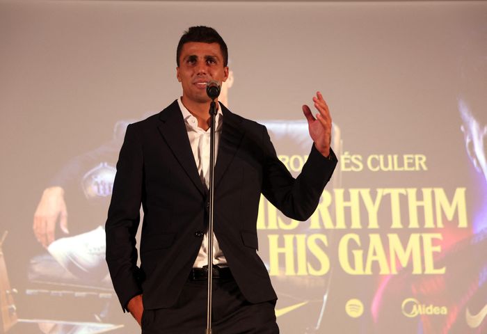  Real Madrid từng được xem là điểm đến sáng giá của Rodri, trước khi tiền vệ tuyển Tây Ban Nha lựa chọn đại kình địch. 