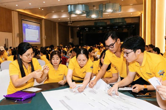  Mondelez Kinh Đô đầu tư đội ngũ thông qua triết lý "Leader Grows Leader". 