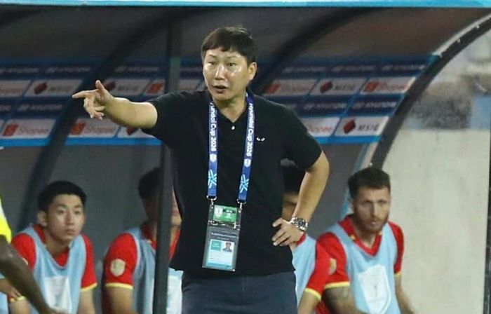 Chủ nhà tạo thế trận áp đảo. Ảnh: Minh Chiến, Việt Linh, Anh Tiến.