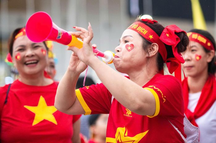  Ký ức về thất bại 2-4 trước Malaysia tại Mỹ Đình ở AFF Cup 2014 vẫn là lời cảnh báo. Nhưng với lợi thế hiện tại cùng sự tiếp sức từ hàng vạn CĐV, tuyển Việt Nam đứng trước cơ hội giành vé vào chung kết lần thứ 3 liên tiếp. 