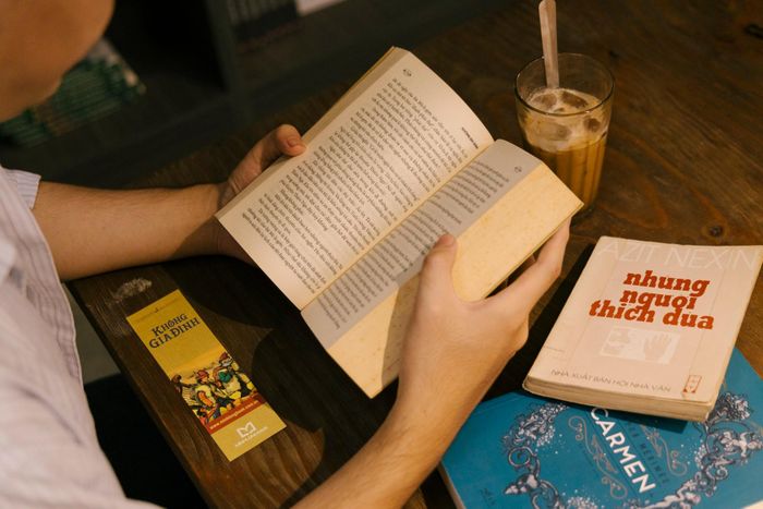 Đọc chủ động đòi hỏi sự tương tác sâu với văn bản. Ảnh minh họa: Phương Lâm.