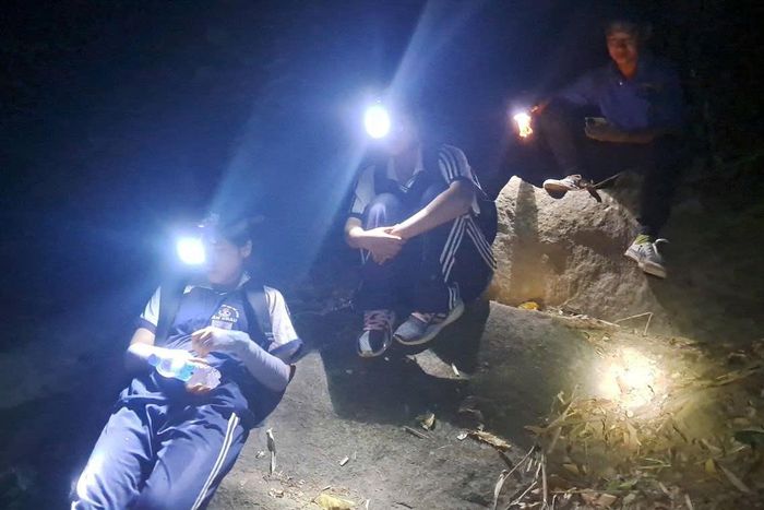  Du khách lạc đường trên núi Bà Đen dịp đầu năm. Ảnh: BQL Khu du lịch Quốc gia núi Bà Đen. 