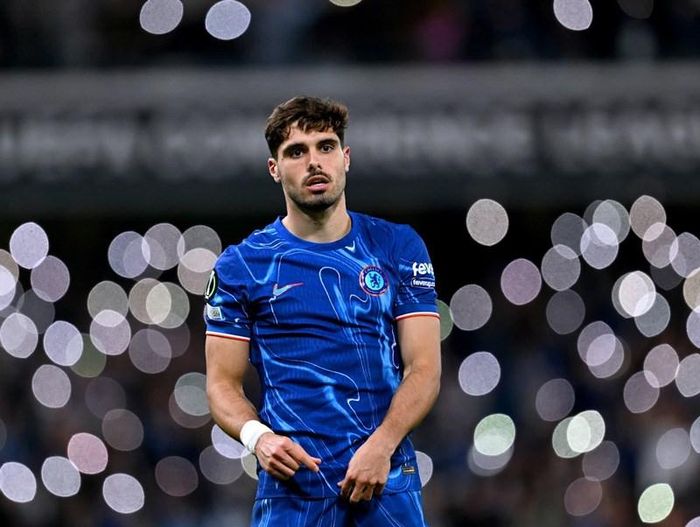 Al Hilal và Man City quan tâm, Chelsea định giá Pedro Neto gần 100 triệu bảng