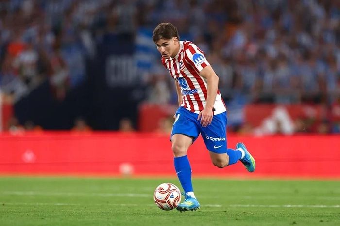 Alvarez không rời Atletico trong hè 2026