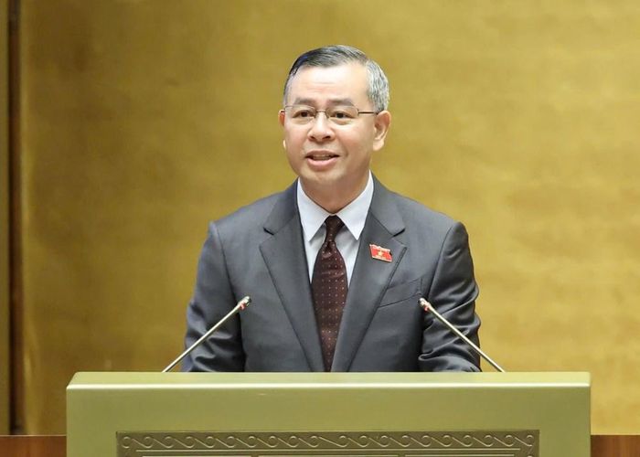 Bộ trưởng Bộ Tài chính Ngô Văn Tuấn trình bày Tờ trình về định hướng xây dựng dự án Luật Ngân sách nhà nước (hợp nhất)