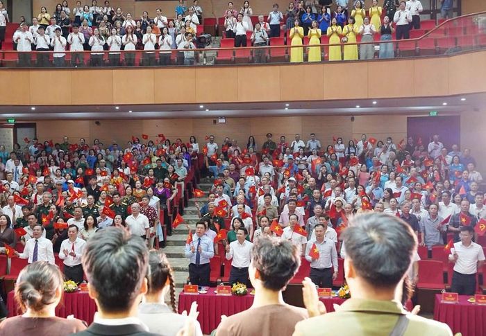 Chương trình đã để lại những cảm xúc vô cùng đẹp đối với đại biểu, khán giả