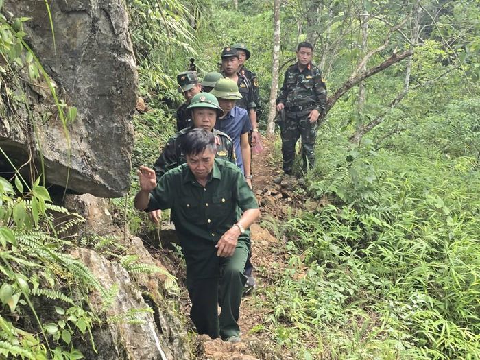 Người lính già băng rừng tìm đồng đội
