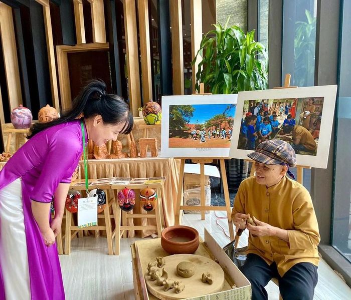 Nhiều hoạt động hưởng ứng hấp dẫn khác được Công viên và Bảo tàng đất nung Thanh Hà tổ chức, tạo thêm những điểm đến văn hóa trong hành trình khám phá làng gốm