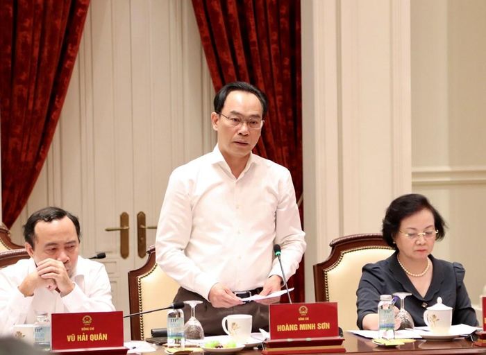 Uỷ viên Trung ương Đảng, Bộ trưởng Bộ Giáo dục và Đào tạo Hoàng Minh Sơn phát biểu