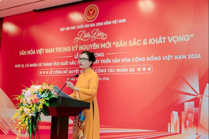 PGS.TS Phạm Lan Oanh, Phó Viện trưởng Viện Văn hóa, Nghệ thuật, Thể thao và Du lịch Việt Nam chia sẻ tại Diễn đàn