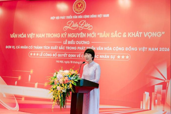 GS.TS Từ Thị Loan, Chủ tịch Hiệp hội Phát triển Văn hóa Cộng đồng Việt Nam, phát biểu khai mạc Diễn đàn