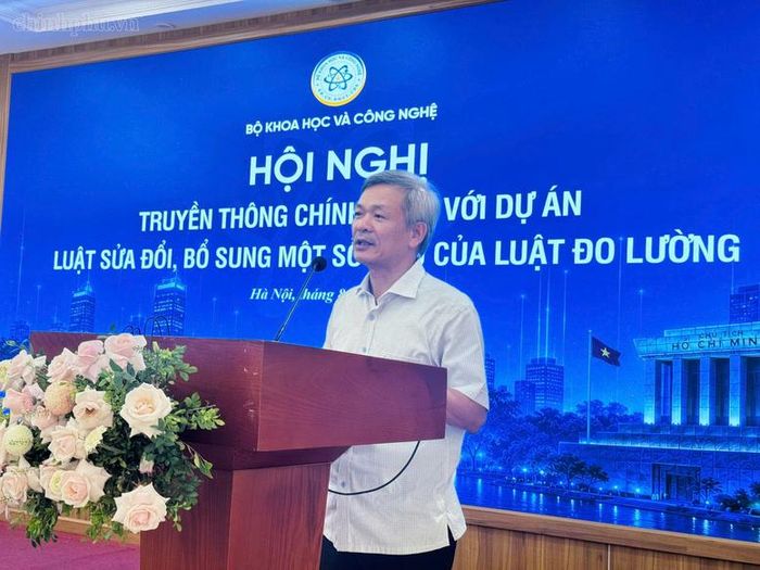Ông Trần Quý Giầu, Trưởng ban Đo lường, Ủy ban Tiêu chuẩn Đo lường Chất lượng Quốc gia, Bộ KH&CN chia sẻ về dự án Luật sửa đổi, bổ sung một số điều của Luật Đo lường - Ảnh: chinhphu.vn