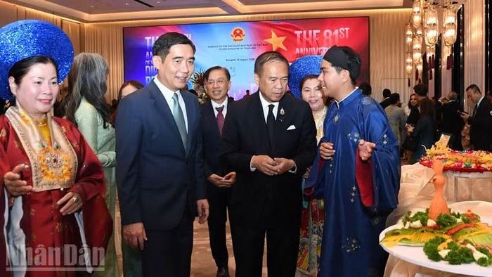 Ẩm thực Việt Nam được giới thiệu tới bạn bè Thái Lan. (Ảnh: MINH THẮNG)