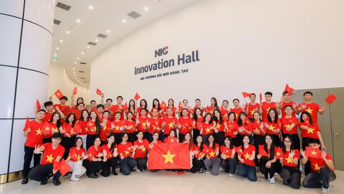 Tuổi trẻ Trung tâm Đổi mới sáng tạo Quốc gia (NIC) luôn luôn chú trọng giáo dục và phát huy truyền thống lịch sử cách mạng. (Ảnh: NIC)