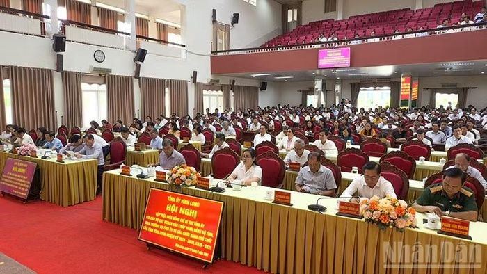 Đại biểu tham dự hội nghị. (Ảnh: BÁ DŨNG)