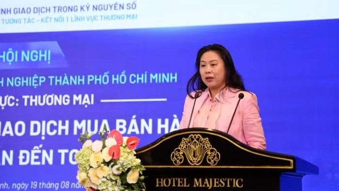 Bà Hồ Thị Quyên, Phó Giám đốc Trung tâm Xúc tiến thương mại và đầu tư Thành phố Hồ Chí Minh, phát biểu tại sự kiện.