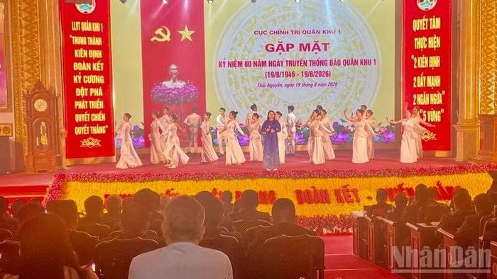 Buổi gặp mặt mang lại nhiều niềm vui, cảm hứng cho các đại biểu. (Ảnh: THẾ BÌNH)