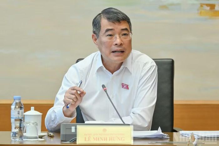 Thủ tướng Lê Minh Hưng phát biểu ý kiến trong phiên thảo luận tổ sáng 19/8. (Ảnh: THỦY NGUYÊN)