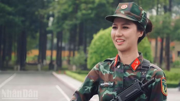Thiếu tá quân nhân chuyên nghiệp Nguyễn Minh Thư, Khối Nữ sĩ quan, chiến sĩ Gìn giữ hòa bình. (Ảnh: LÊ THÀNH)