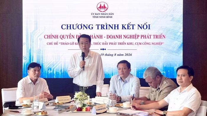 Đồng chí Nguyễn Thanh Bình, Phó Bí thư Tỉnh ủy, Chủ tịch Ủy ban nhân dân tỉnh Ninh Bình phát biểu tại chương trình.