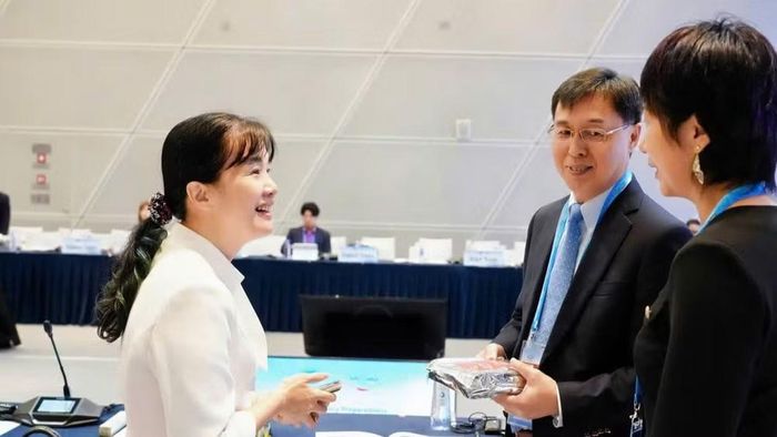 Các đại biểu chia sẻ tại Hội nghị. (Ảnh: Cục Quản lý đê điều và Phòng, chống thiên tai)
