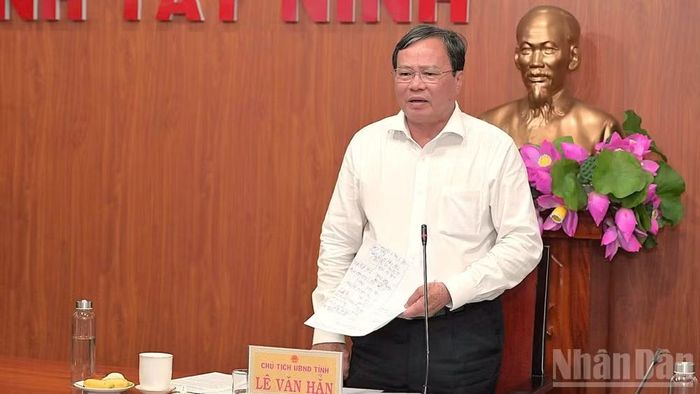 Chủ tịch Ủy ban nhân dân tỉnh Tây Ninh Lê Văn Hẳn phát biểu chỉ đạo.