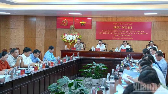 Quang cảnh hội nghị giao ban tại điểm cầu Tỉnh ủy Cà Mau. (Ảnh: HỮU TÙNG)