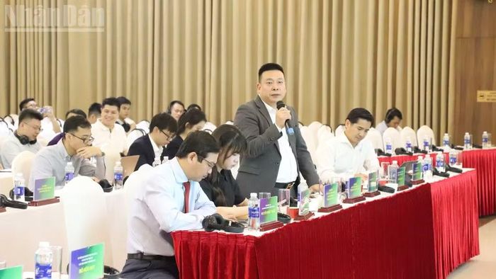 Các doanh nghiệp Trung Quốc trao đổi tại chương trình. (Ảnh: Nguyễn Công Lý)