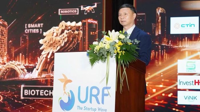 Thứ trưởng Khoa học và Công nghệ Hoàng Minh phát biểu tại SURF 2026. (Ảnh: Bộ Khoa học và Công nghệ)