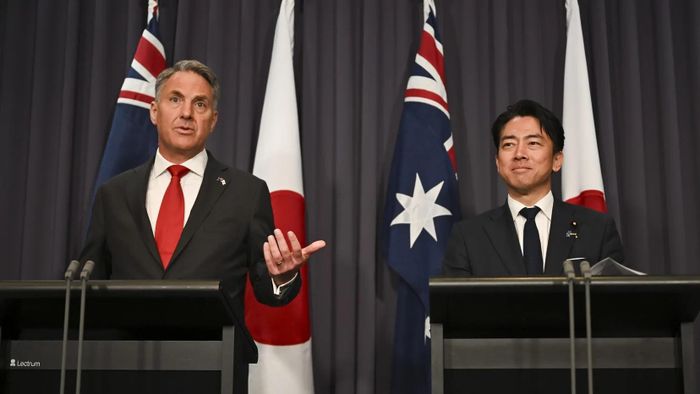 Bộ trưởng Quốc phòng Australia Richard Marles và người đồng cấp Nhật Bản Koizumi Shinjiro. Ảnh: NewsWire